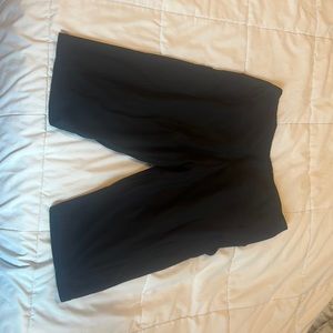 black knee leggings shorts with side pockets